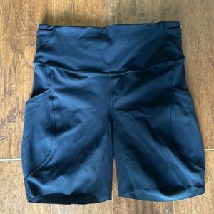 Lululemon Fast and Free short in black size 6